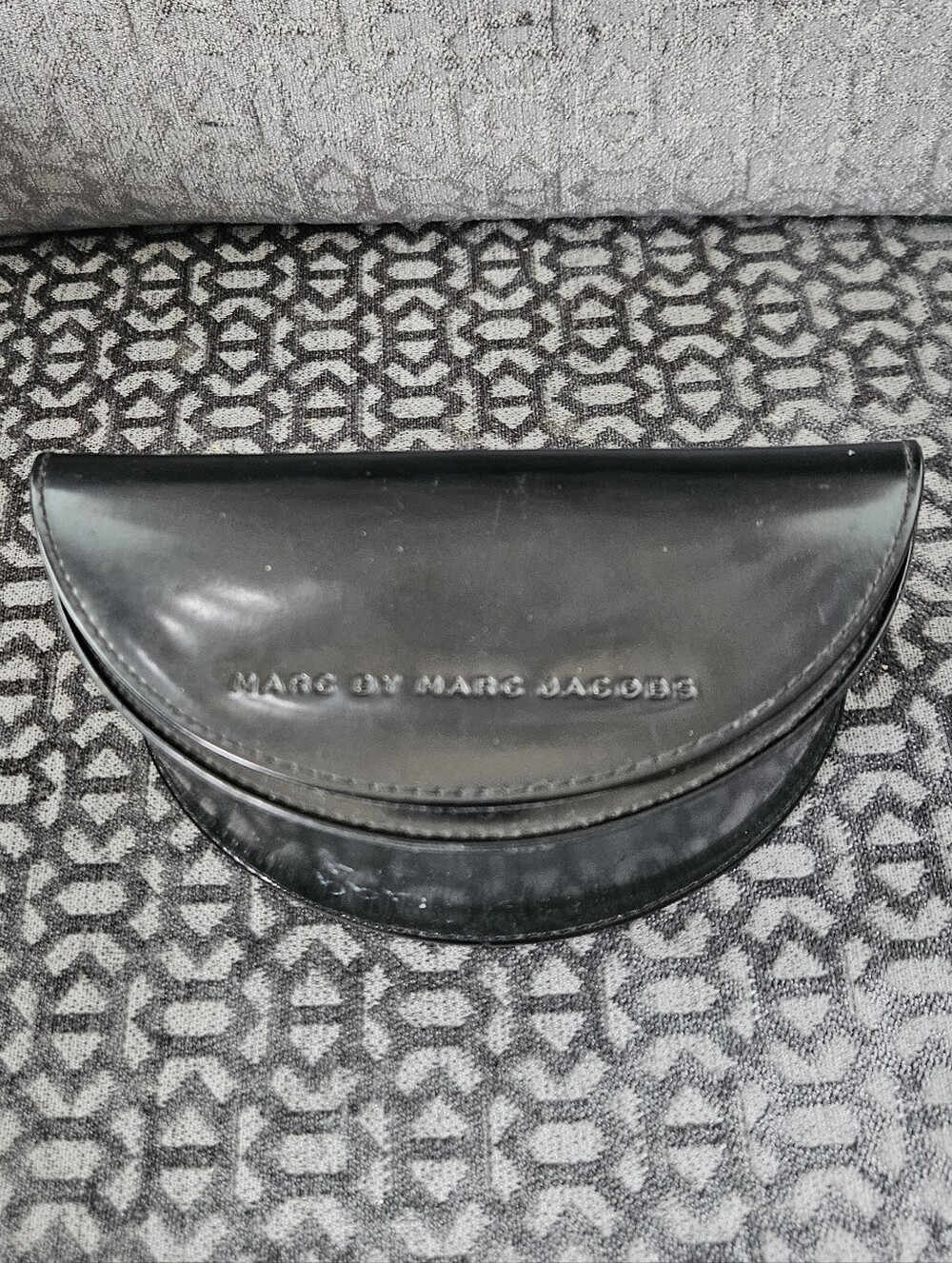 Marc By Marc Jacobs Black Semi-Hard Sunglasses Case, Excellent Condition - Picture 2 of 4